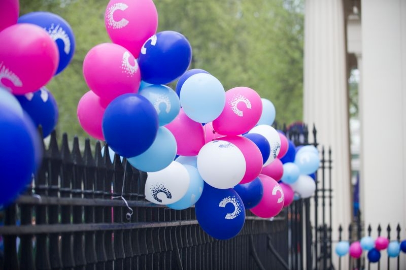 cancer-research-balloons