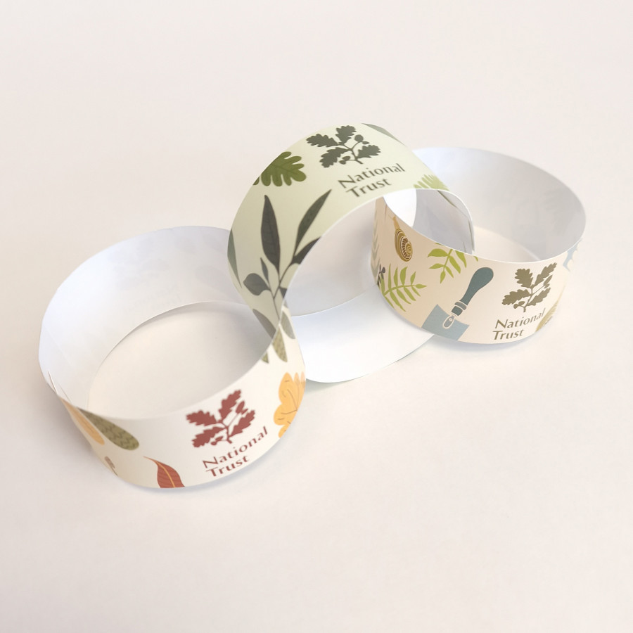 Sustainable Promotional Paper Chains (Nature - Assembled)